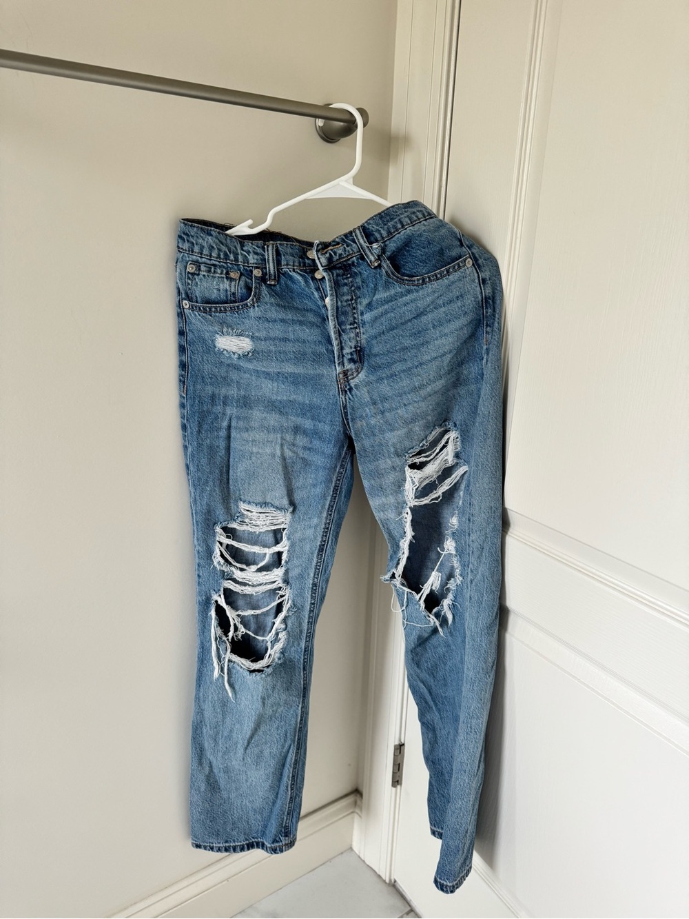 Aeropostale Light Blue Ripped Boyfriend Jeans
